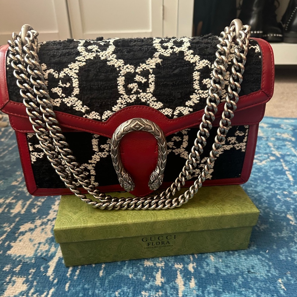 Gucci shoulder bag